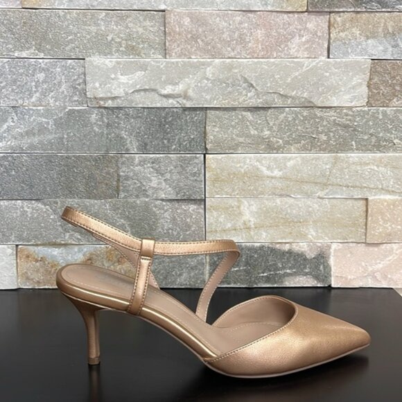 Charles by Charles David Women's Alda Pump - Picture 7 of 9